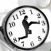 amazon人氣熱賣 Ministry of Silly Walks clock創意時鐘獨立站掛鐘  ★兩款可選：A白邊框，B黑邊框