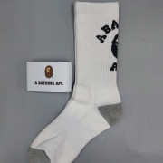 人氣熱賣AAPE經典猿人頭像LOGO兩色中筒襪