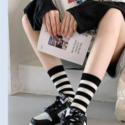 人氣潮襪 字母R黑白間條中筒襪超值裝5對/組