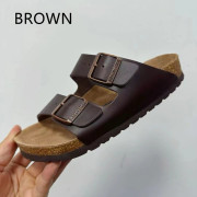 Birkenstock人氣經典雙帶露趾拖鞋--Brown